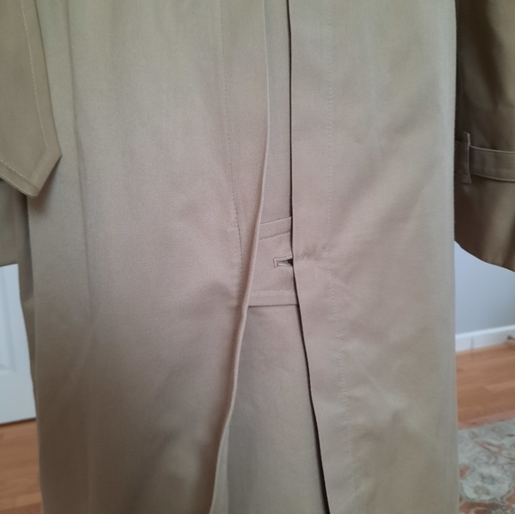 Vintage Burberry trench coat - Picture 5 of 15